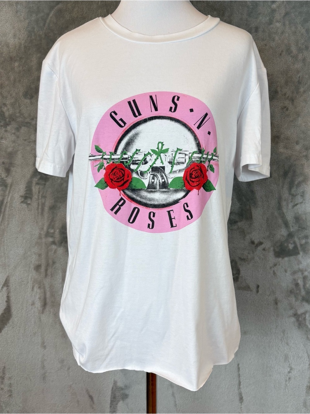 Guns N' Roses Graphic Tee - White with Pink & Red Logo Wmn’s M